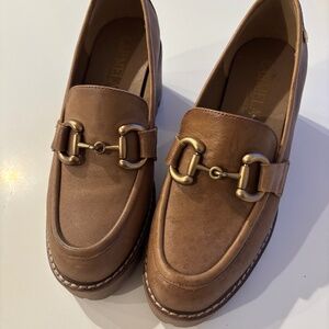 Tan Carmela Shoes size 7